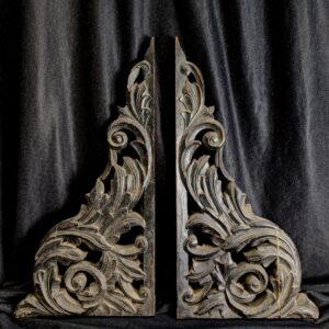 Pair of Old Foliate Carved Oak Brackets Features Corner Elements (SOLD)