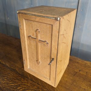 Small Oak Tabernacle with Cross & Woking Lock & Key