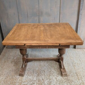 Classic 1930's Baluster Leg Draw Leaf Table