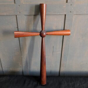 Stylish 1960's Modern Design Cross