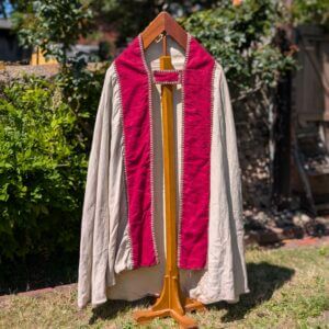 Large 1950's Mid Century Vintage Red & Oatmeal Linen Cope