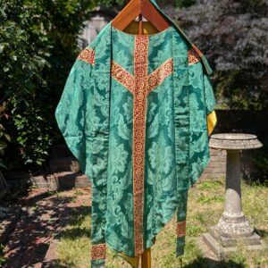 Attractive & Verdant Green Damask Silk Chasuble with Red Gold Orphreys & Stole
