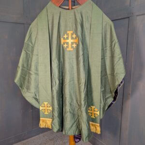 Beautiful Wippell Green Slub Silk 1960's Vintage Chasuble with Crosses & Stole